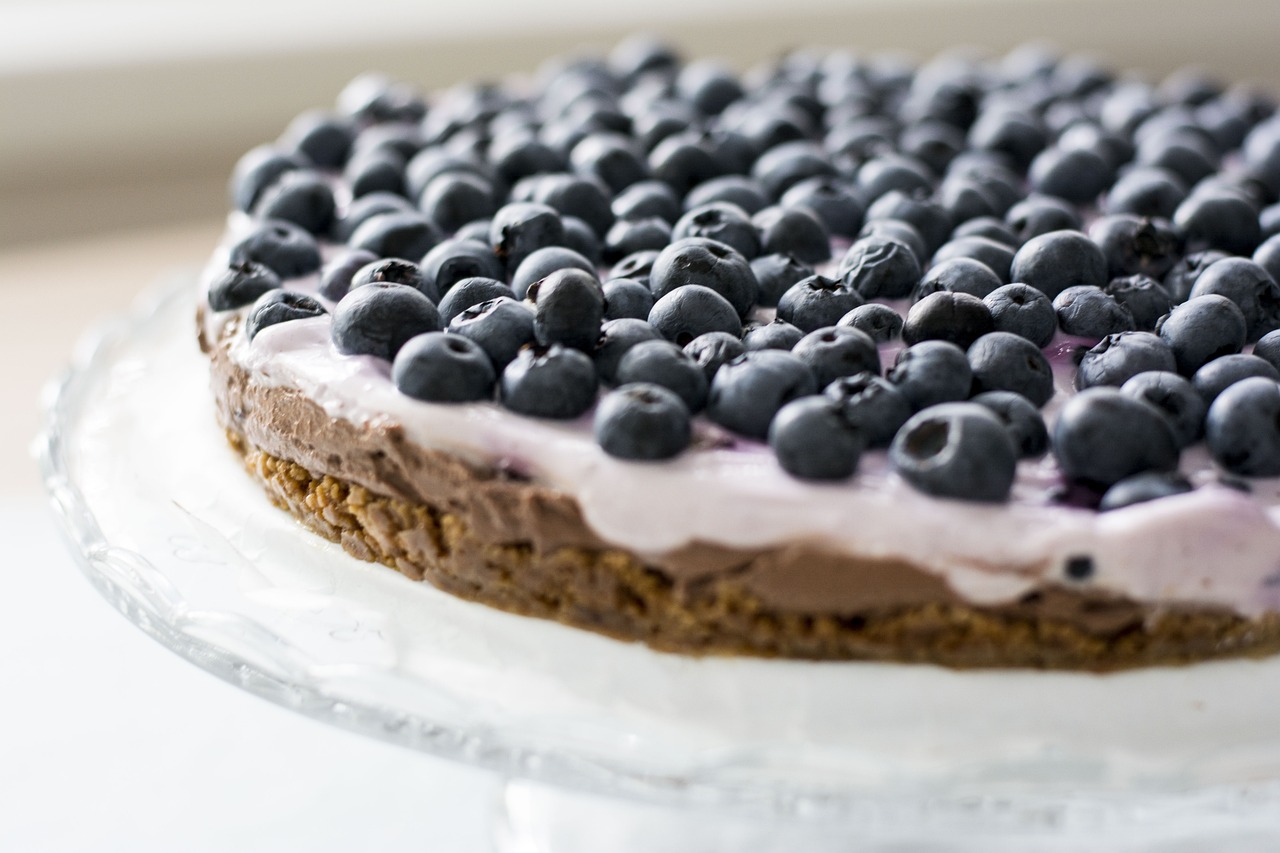 blueberries, cake, fruit-3946230.jpg