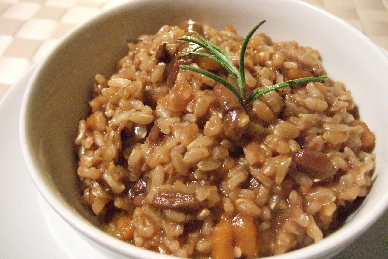 brown rice, risotto, mushrooms-699836.jpg